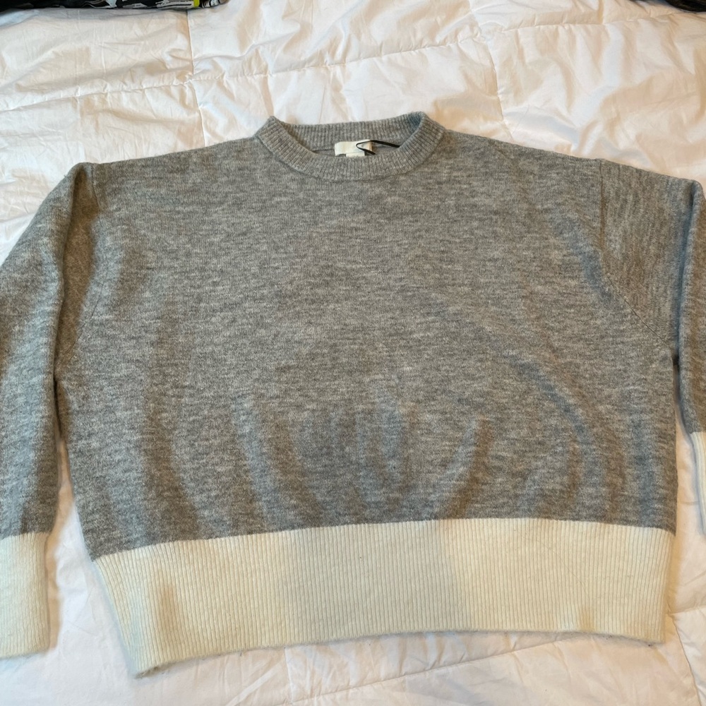 Gray and ivory H&M cropped sweater